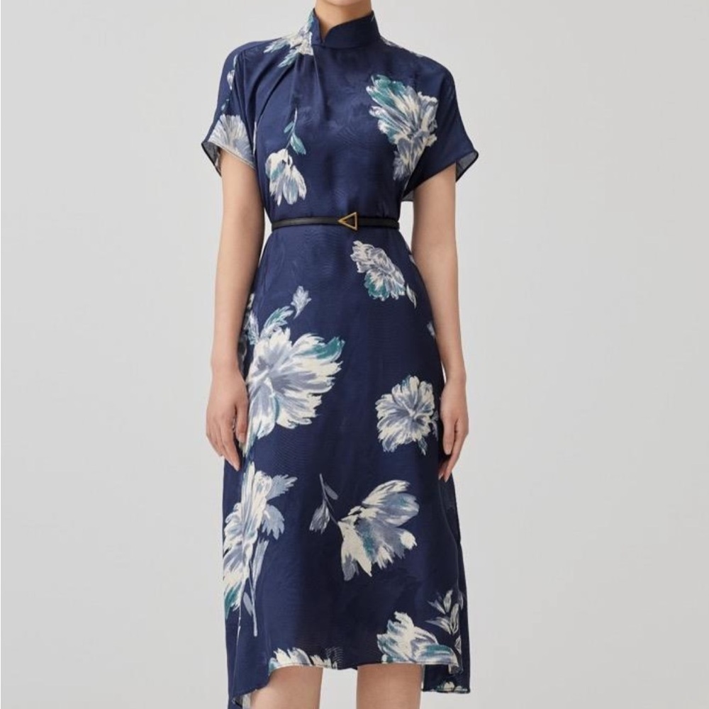 Shanghai Tang Silk Blue and White Sheath Dress with Mock Neck
